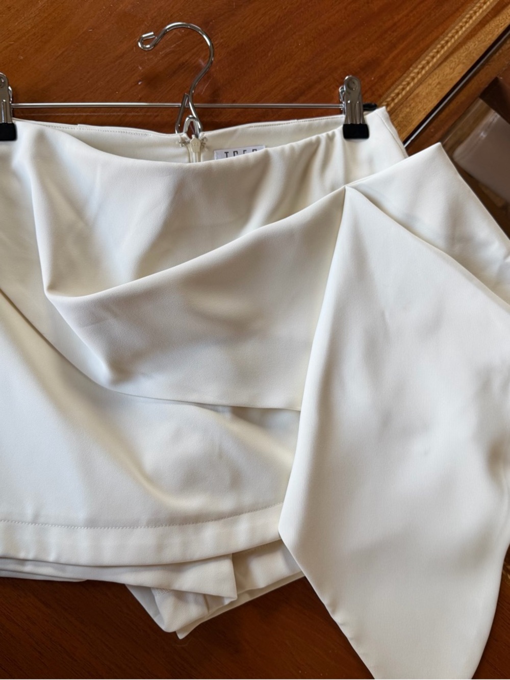 TCEC Cream Two-Piece Set - Picture 10 of 12